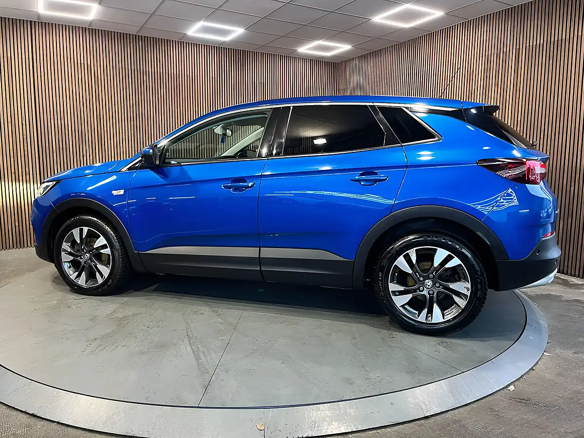 Used 2020 Vauxhall Grandland X Se Premium Blue - Interior and Exterior details 11