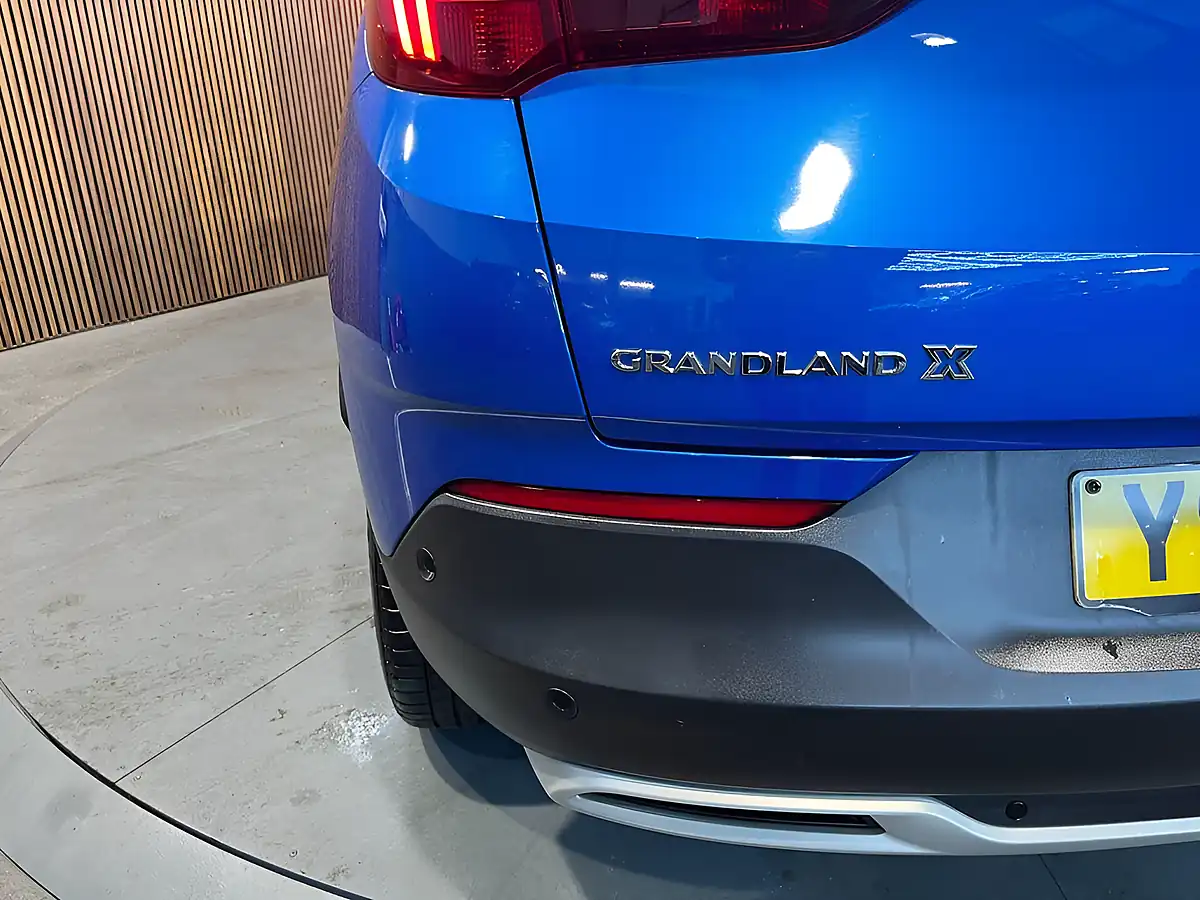 Used 2020 Vauxhall Grandland X Se Premium Blue - Interior and Exterior details 15