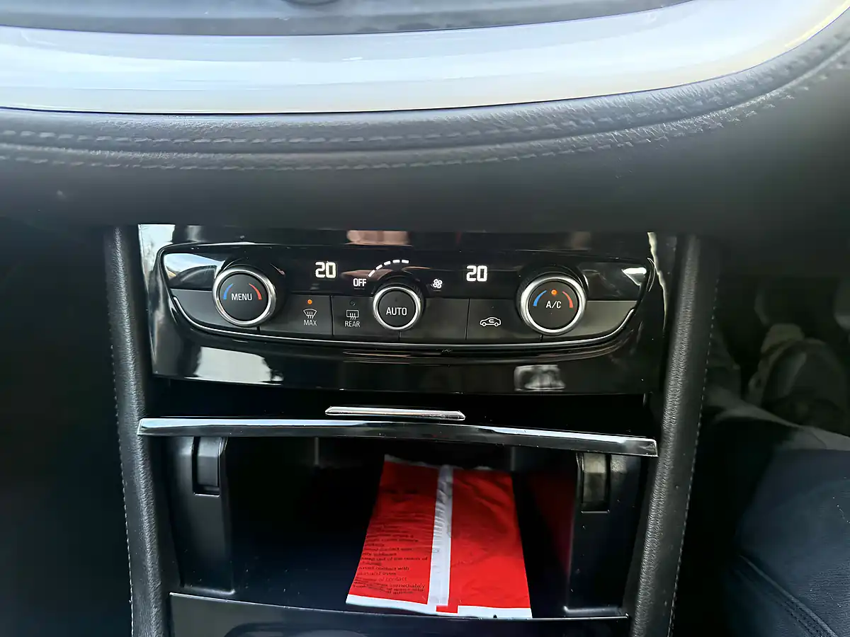 Used 2020 Vauxhall Grandland X Se Premium - Interior and Exterior details 12