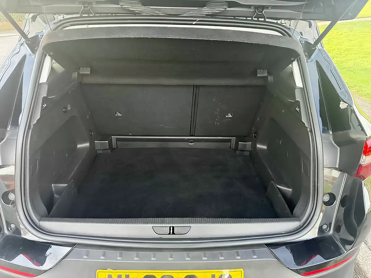 Used 2020 Vauxhall Grandland X Se Premium - Interior and Exterior details 17