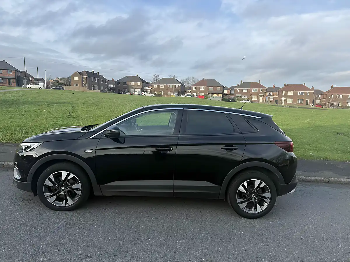 Used 2020 Vauxhall Grandland X Se Premium - Interior and Exterior details 3