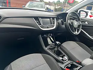Used 2020 Vauxhall Grandland X Se White - Interior and Exterior details 11