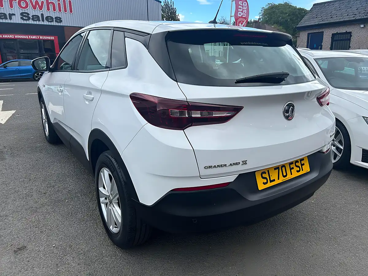 Used 2020 Vauxhall Grandland X Se White - Interior and Exterior details 6