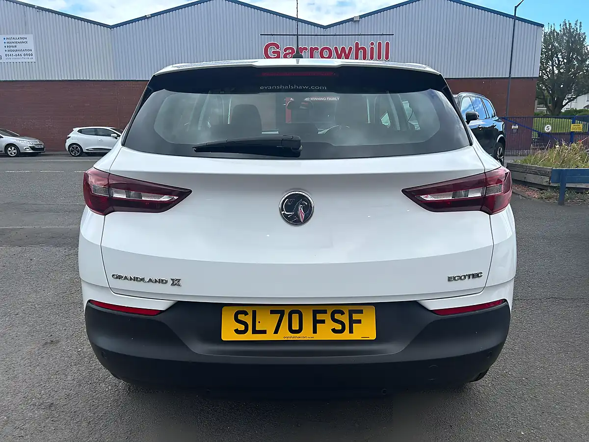 Used 2020 Vauxhall Grandland X Se White - Interior and Exterior details 7