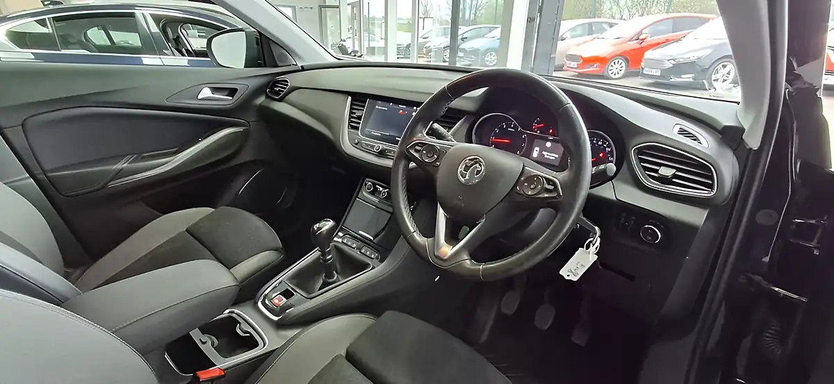 Used 2020 Vauxhall Grandland X Sri Nav Black - Interior and Exterior details 14