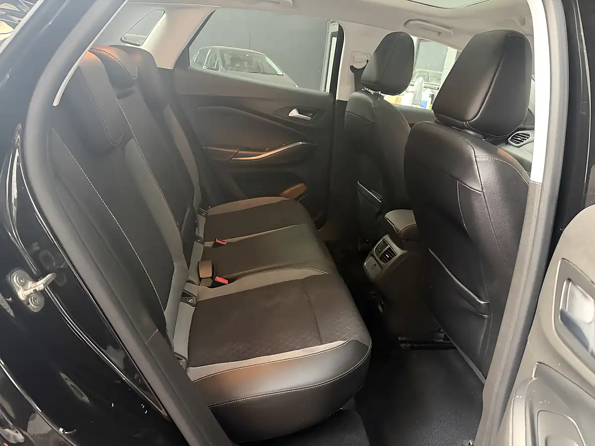 Used 2020 Vauxhall Grandland X Sri Nav Black - Interior and Exterior details 13