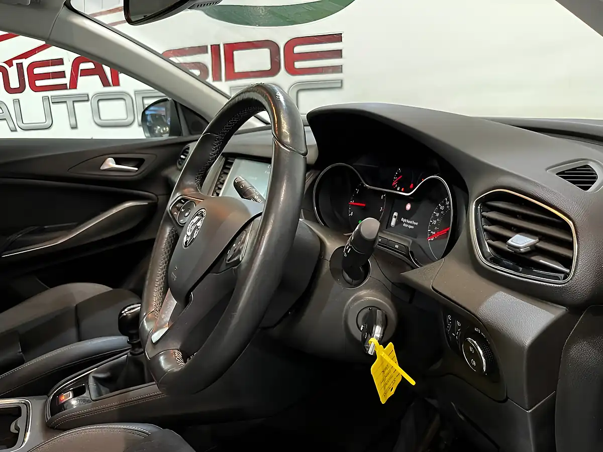 Used 2020 Vauxhall Grandland X Sri Nav Black - Interior and Exterior details 12