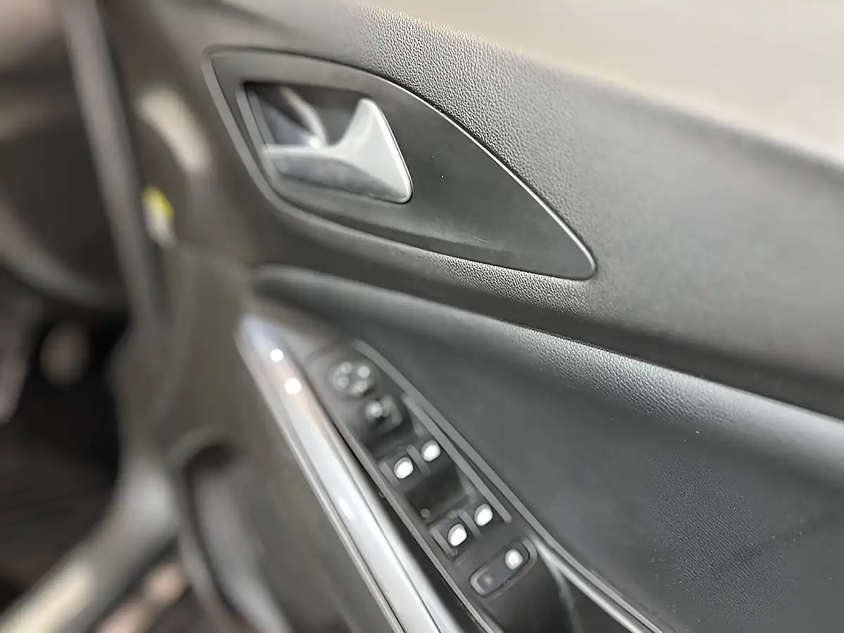 Used 2020 Vauxhall Grandland X Sri Nav Black - Interior and Exterior details 19