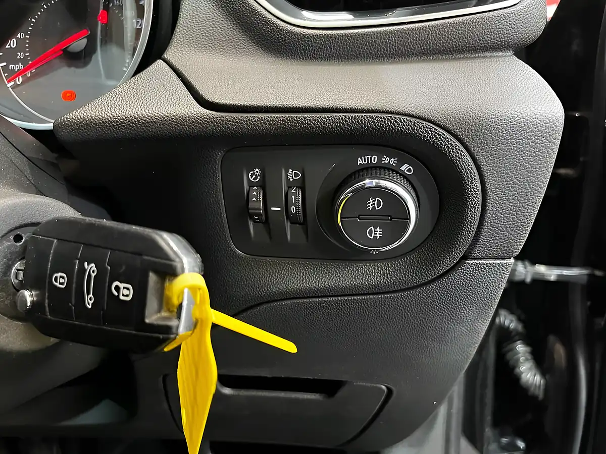 Used 2020 Vauxhall Grandland X Sri Nav Black - Interior and Exterior details 20