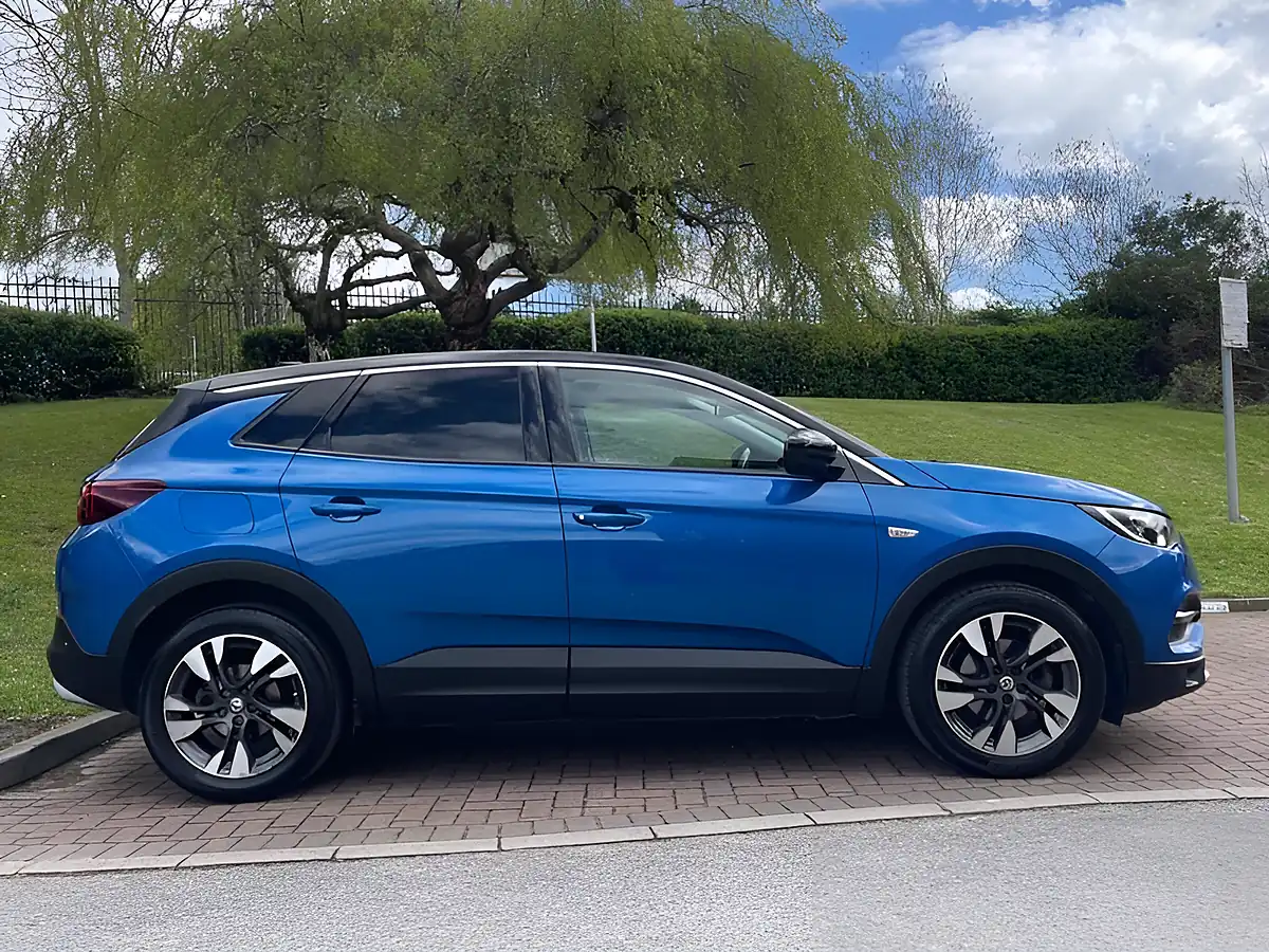 Used 2020 Vauxhall Grandland X Sri Nav Blue - Interior and Exterior details 18