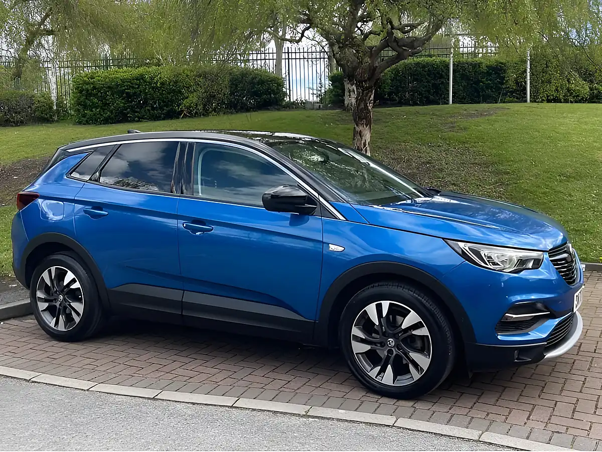 Used 2020 Vauxhall Grandland X Sri Nav Blue - Interior and Exterior details 20