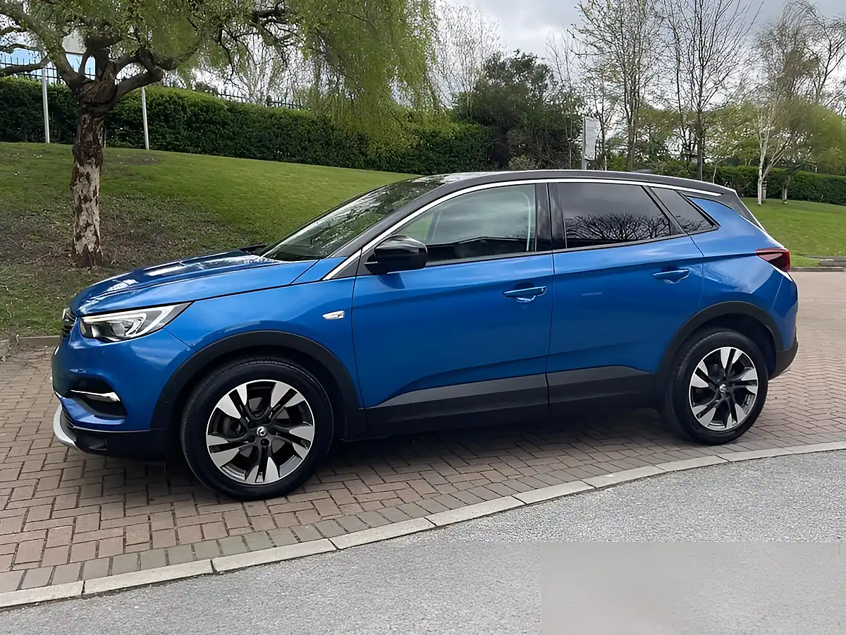 Used 2020 Vauxhall Grandland X Sri Nav Blue - Interior and Exterior details 7