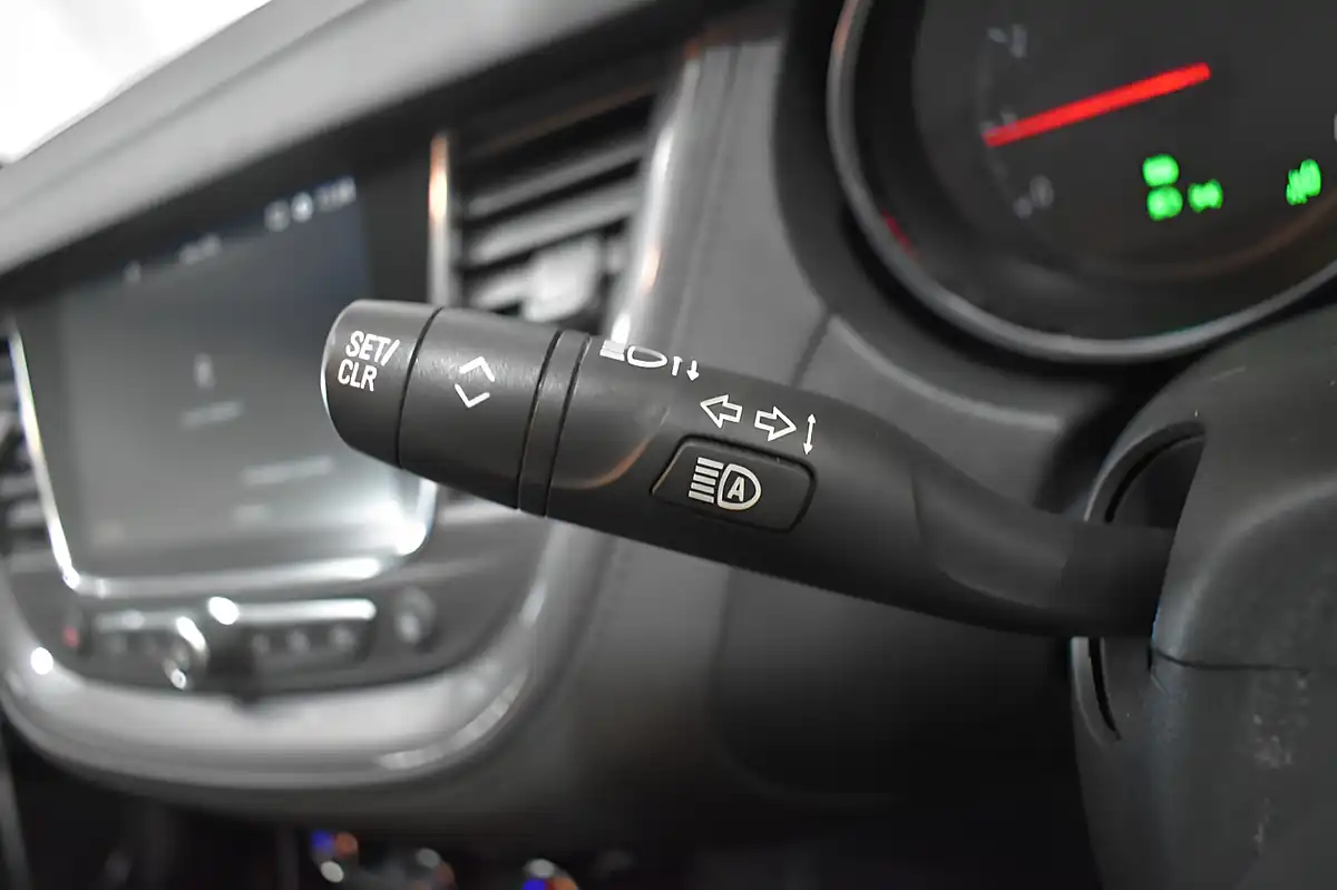 Used 2020 Vauxhall Grandland X Sri Nav Blue - Interior and Exterior details 15