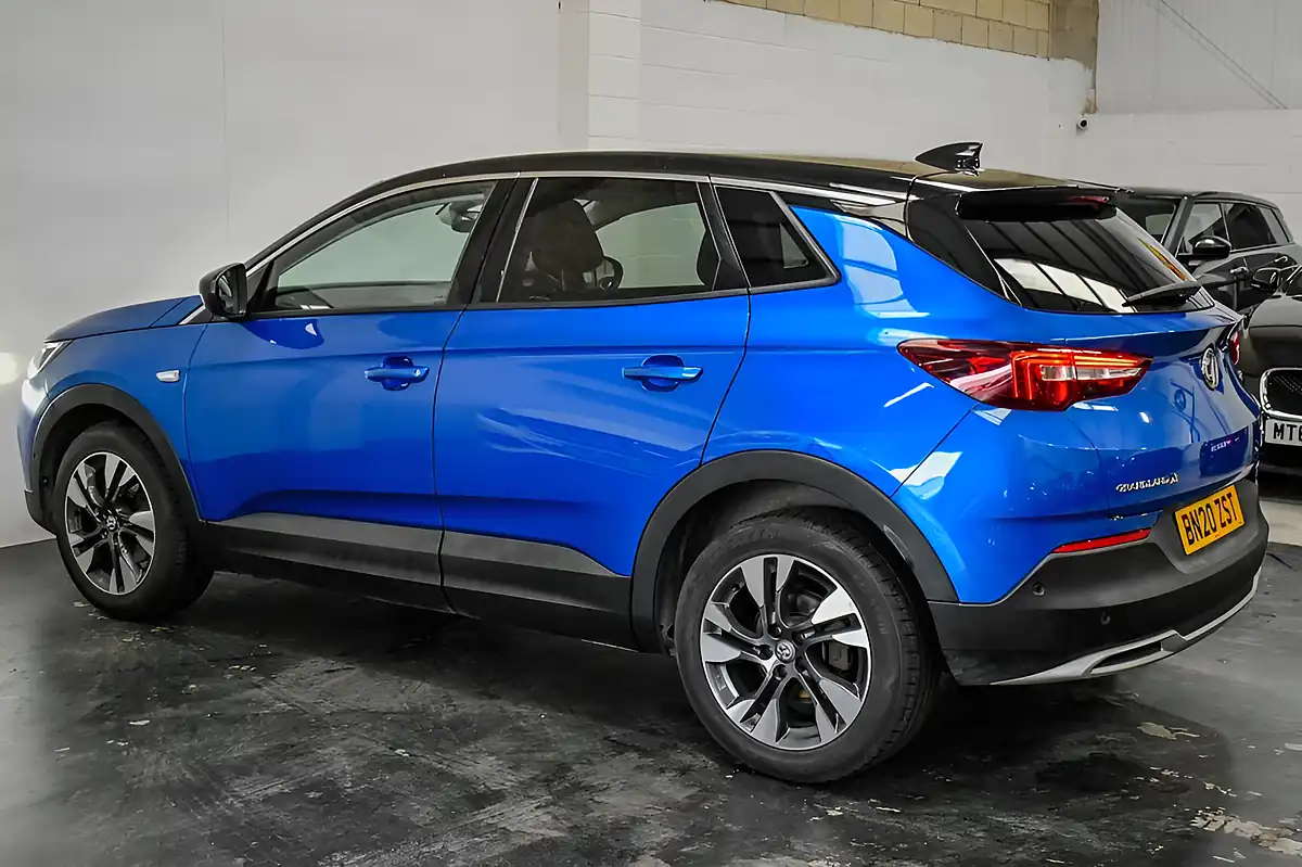 Used 2020 Vauxhall Grandland X Sri Nav Blue - Interior and Exterior details 8