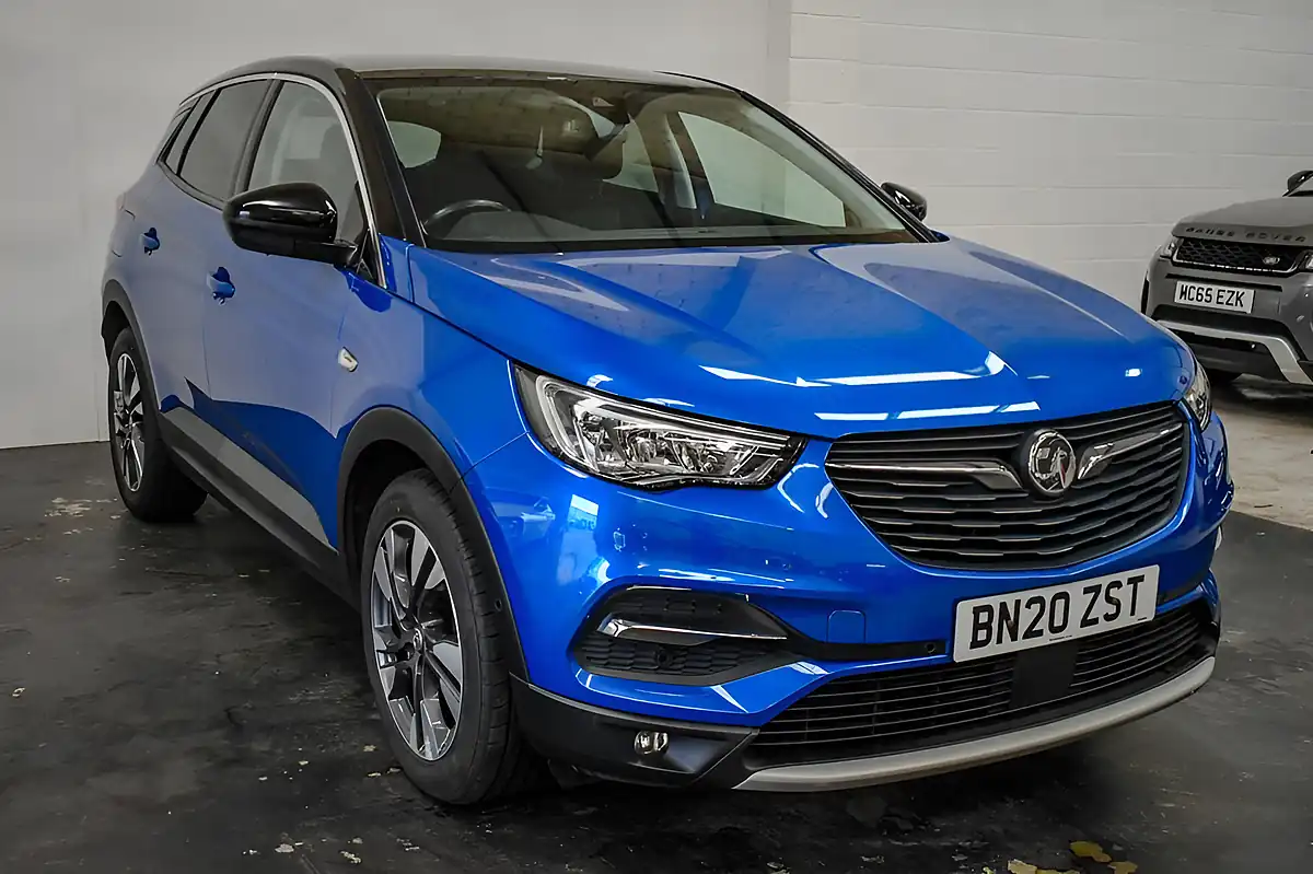 Used 2020 Vauxhall Grandland X Sri Nav Blue - Interior and Exterior details 9