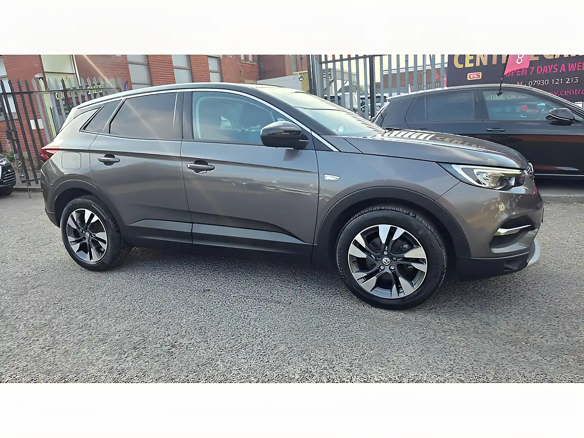 Used 2020 Vauxhall Grandland X Sri Nav Grey - Front View