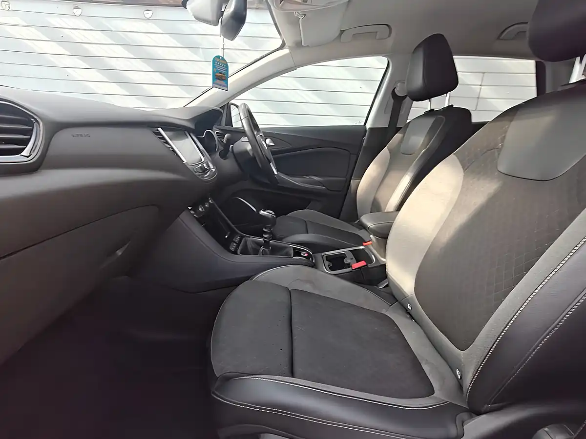 Used 2020 Vauxhall Grandland X Sri Nav Grey - Interior and Exterior details 16