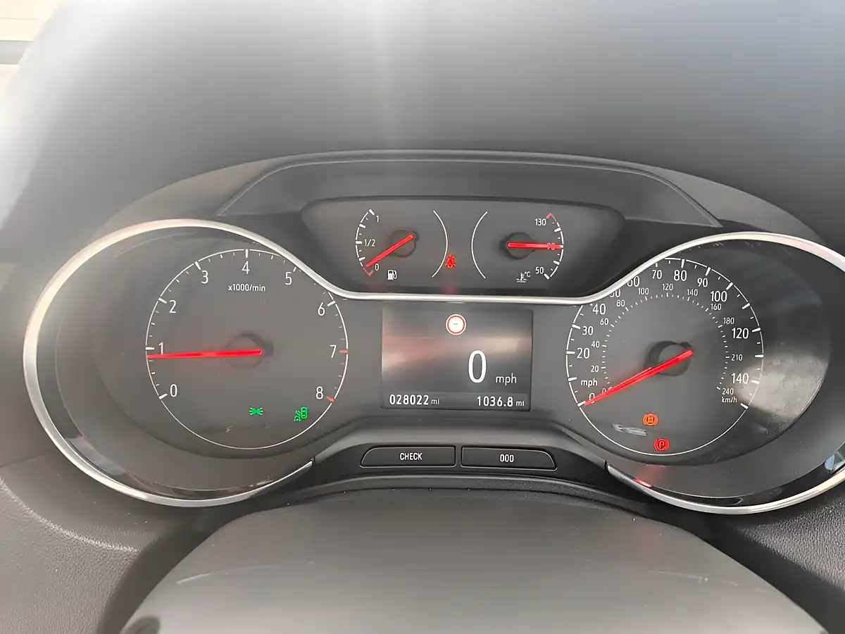 Used 2020 Vauxhall Grandland X Sri Nav Grey - Interior and Exterior details 17