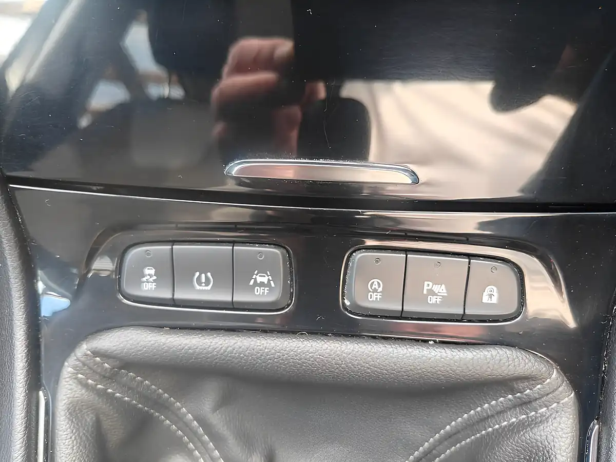 Used 2020 Vauxhall Grandland X Sri Nav Grey - Interior and Exterior details 19