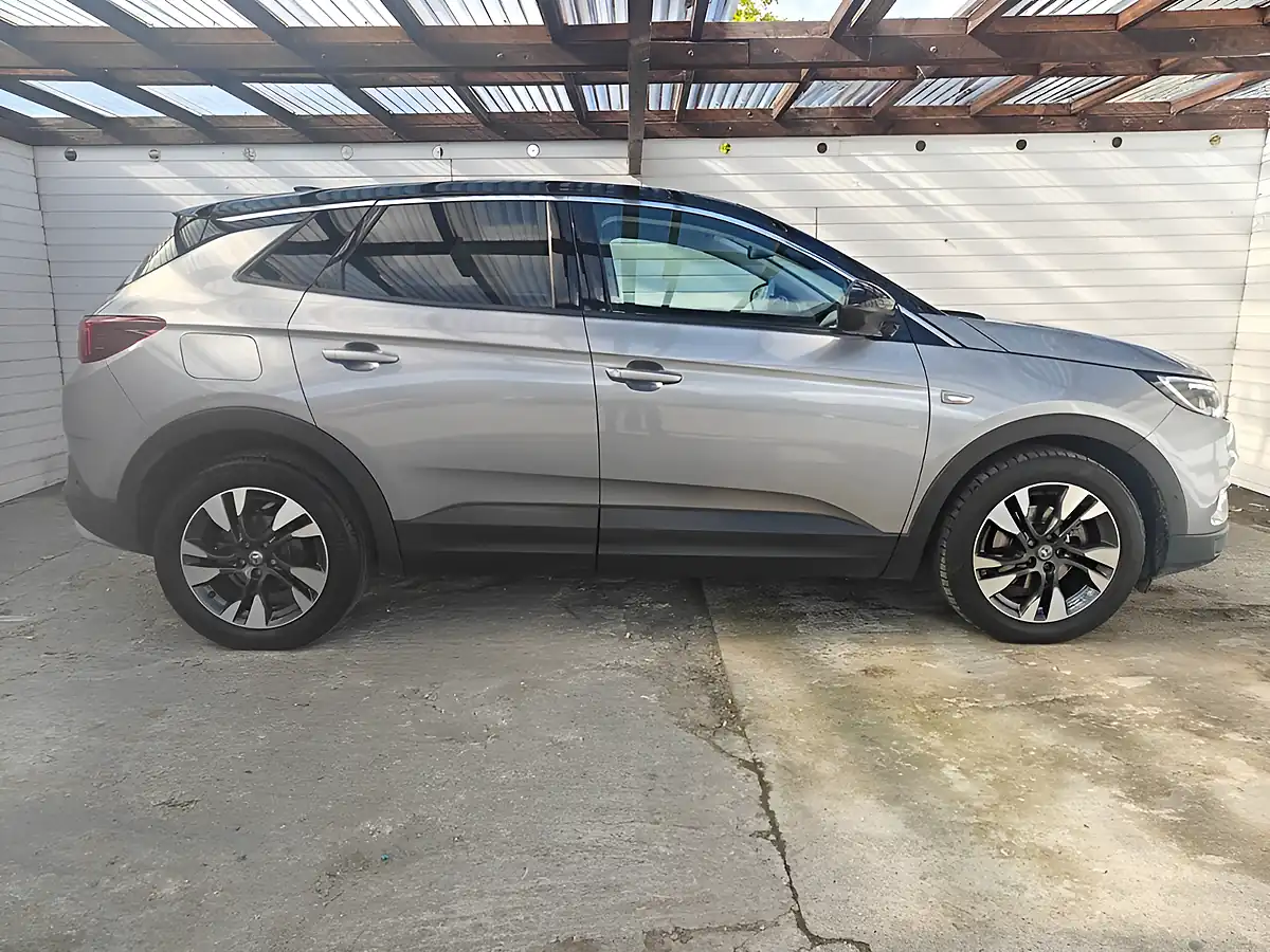 Used 2020 Vauxhall Grandland X Sri Nav Grey - Interior and Exterior details 2