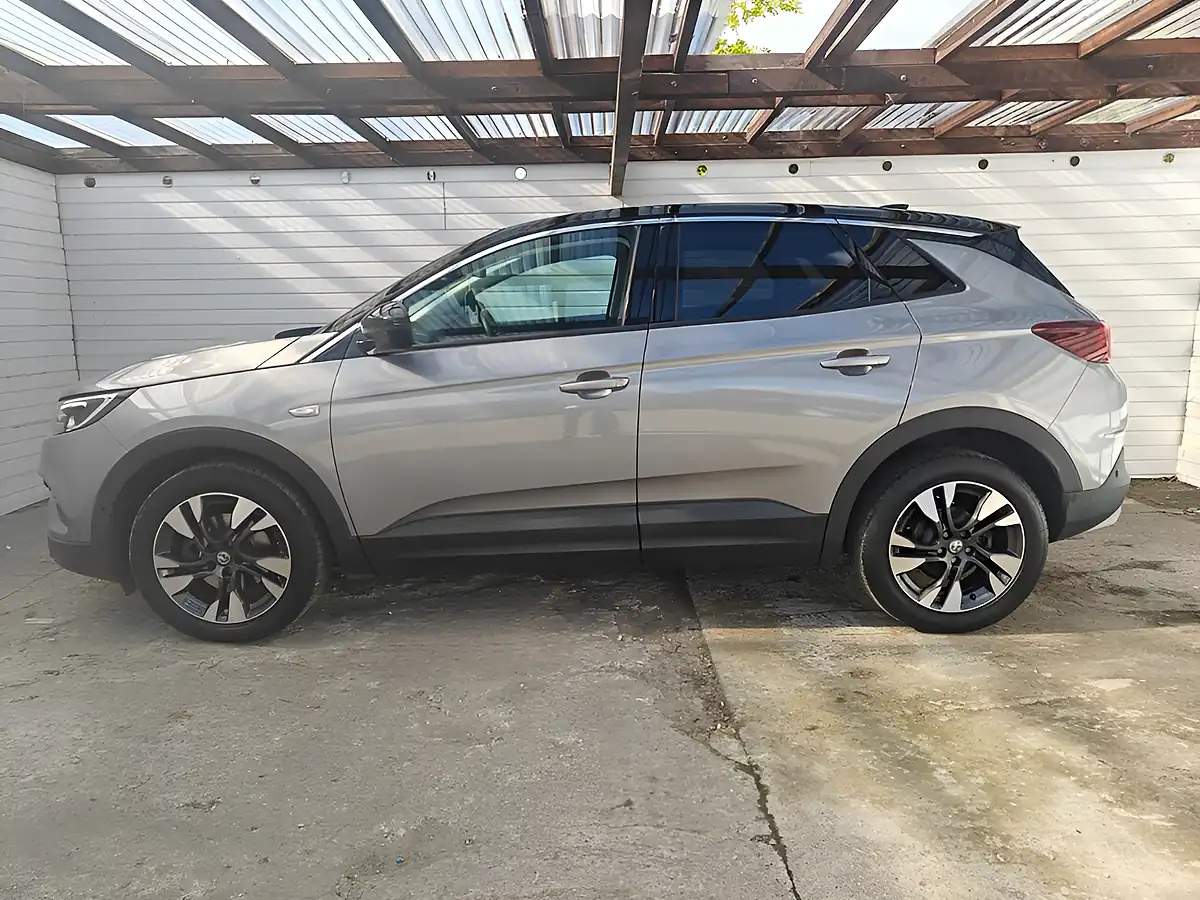 Used 2020 Vauxhall Grandland X Sri Nav Grey - Interior and Exterior details 3