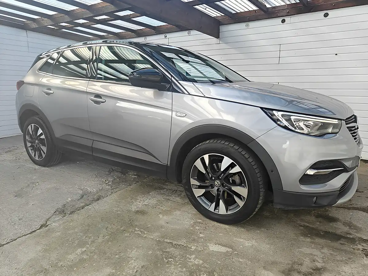 Used 2020 Vauxhall Grandland X Sri Nav Grey - Interior and Exterior details 8