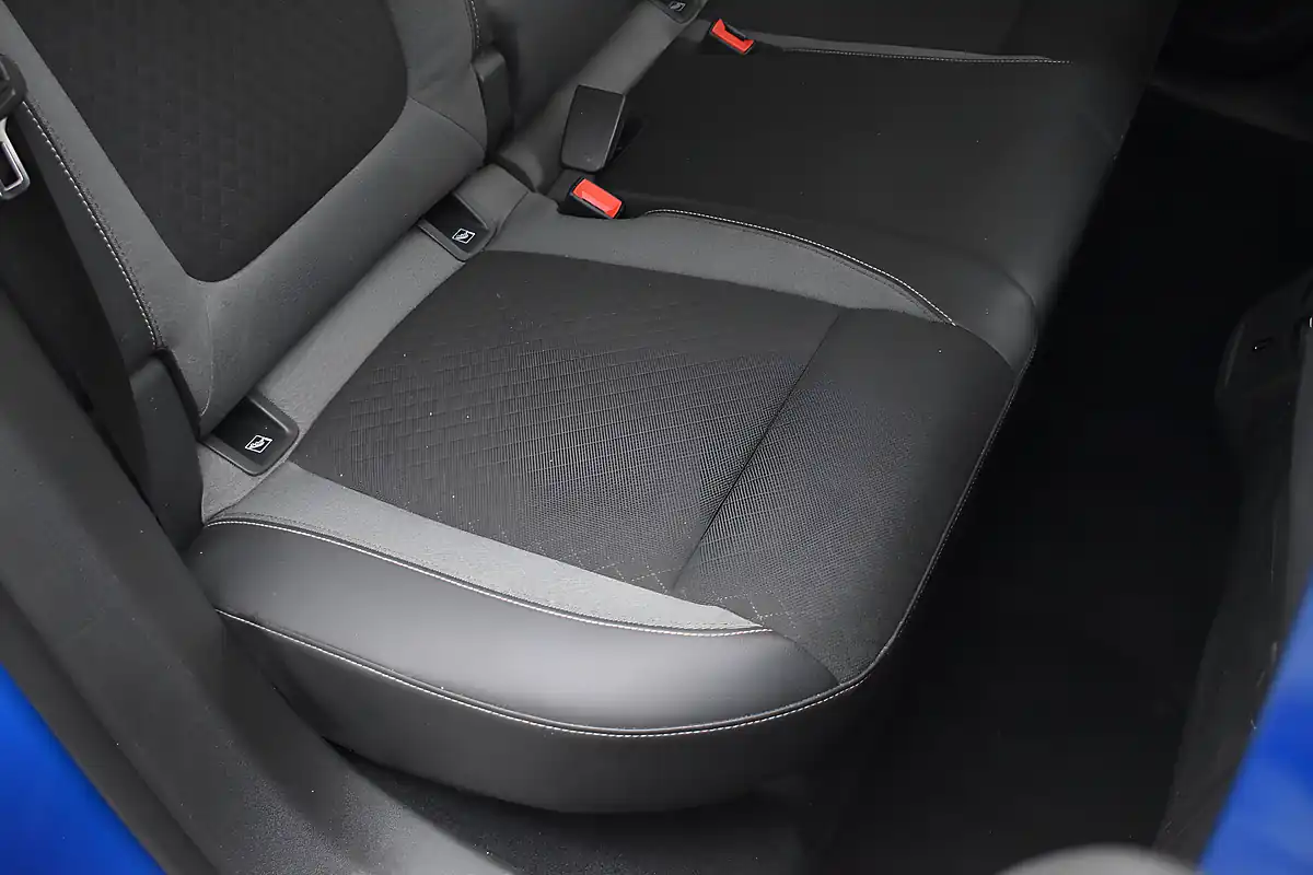 Used 2020 Vauxhall Grandland X Sri Nav Topaz Blue - Interior and Exterior details 13