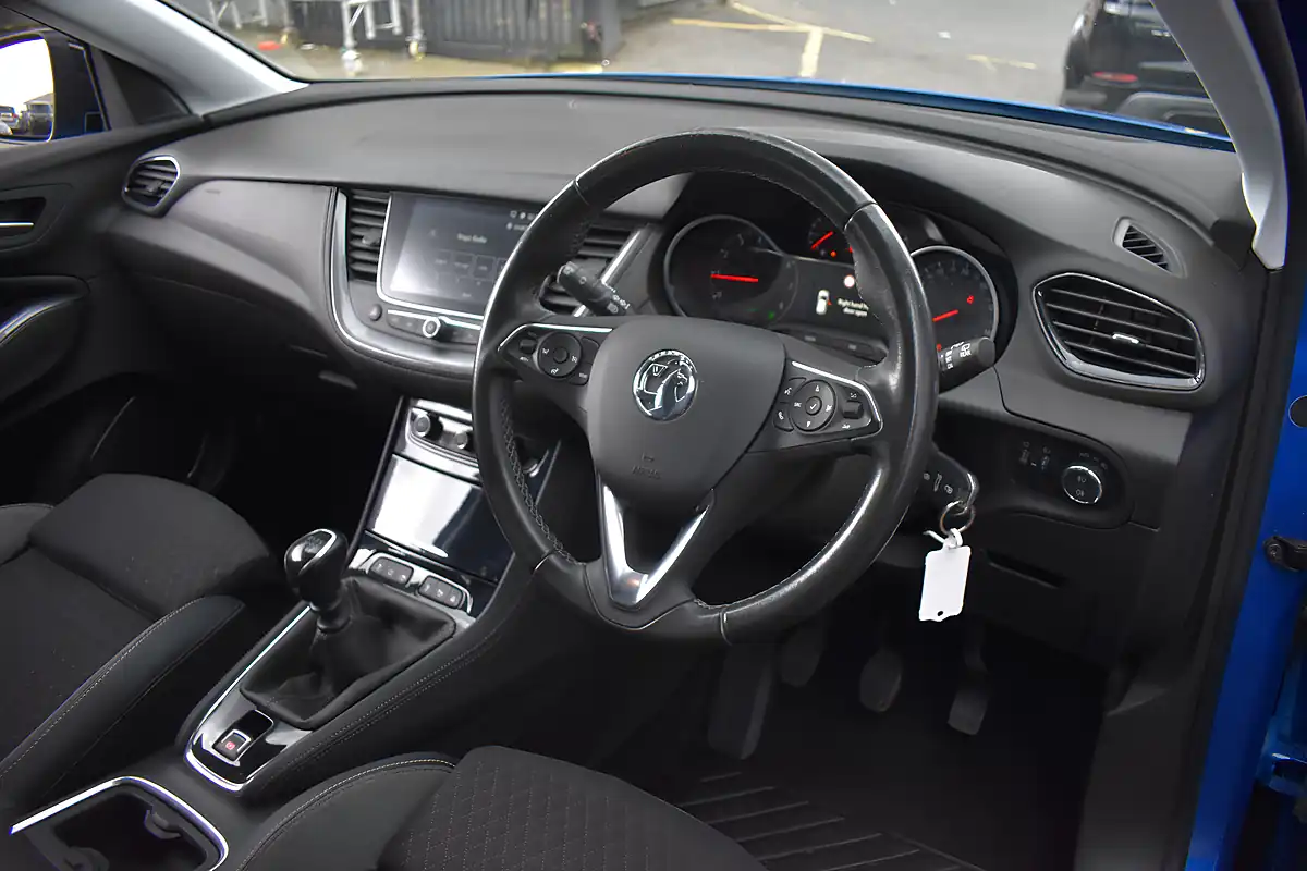 Used 2020 Vauxhall Grandland X Sri Nav Topaz Blue - Interior and Exterior details 8