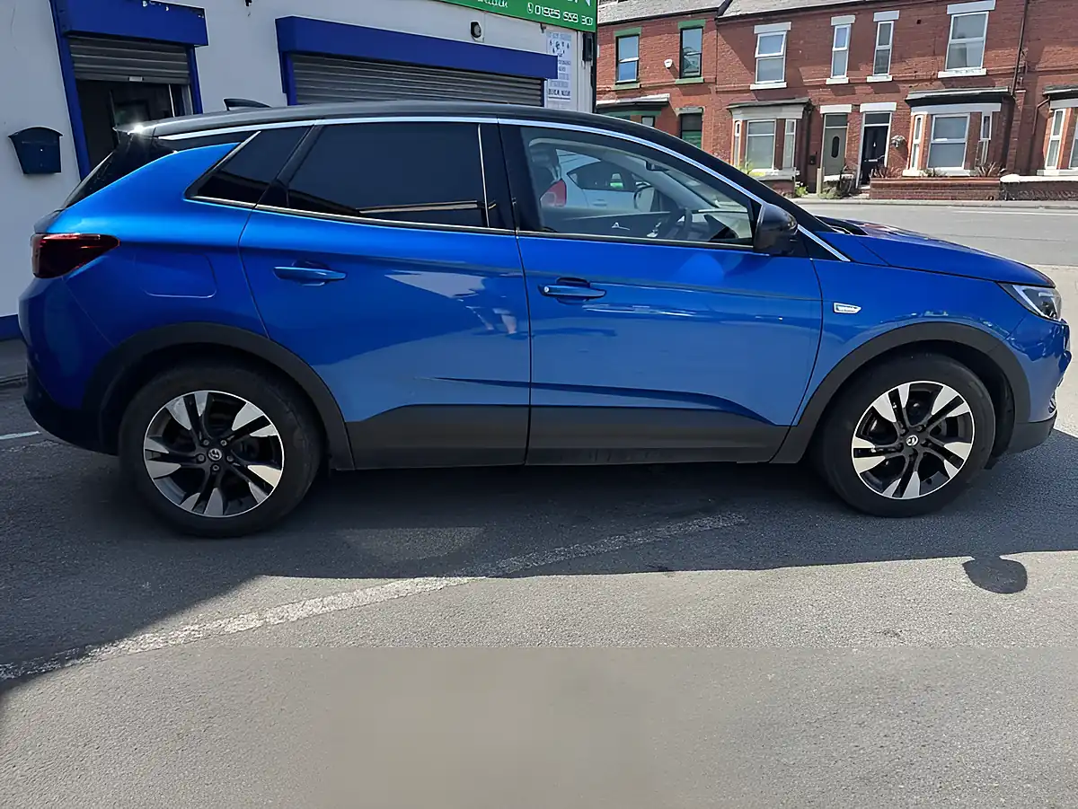 Used 2020 Vauxhall Grandland X Sri Nav Topaz Blue - Interior and Exterior details 10