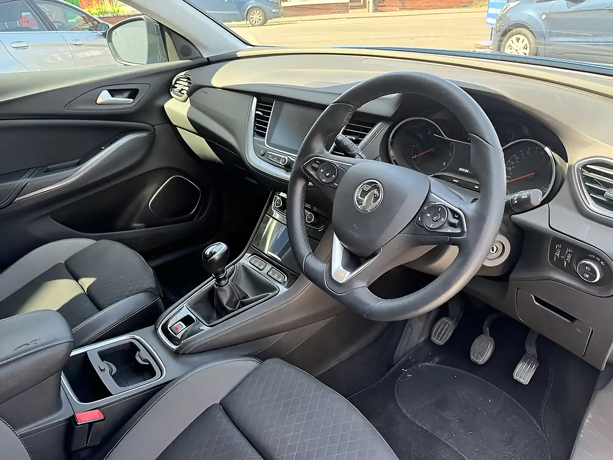 Used 2020 Vauxhall Grandland X Sri Nav Topaz Blue - Interior and Exterior details 11
