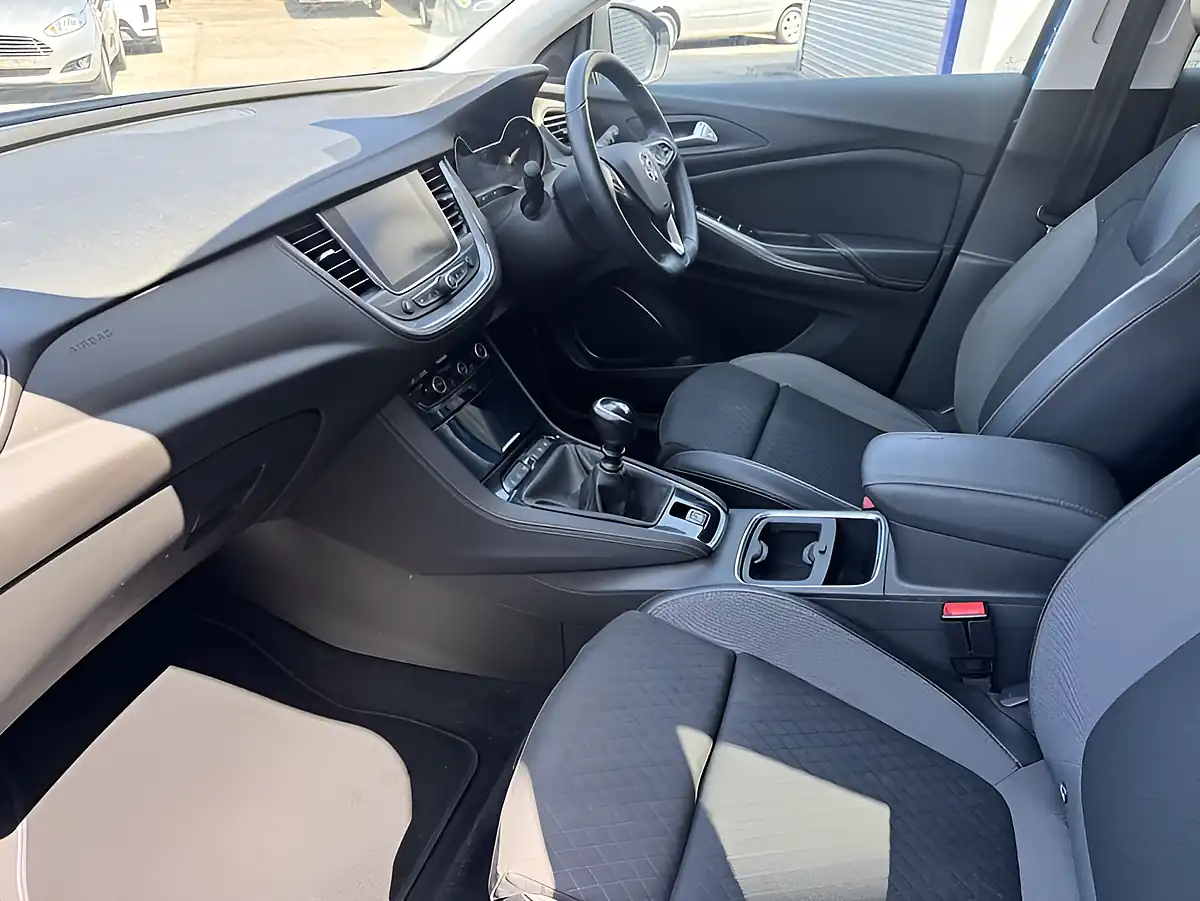 Used 2020 Vauxhall Grandland X Sri Nav Topaz Blue - Interior and Exterior details 5