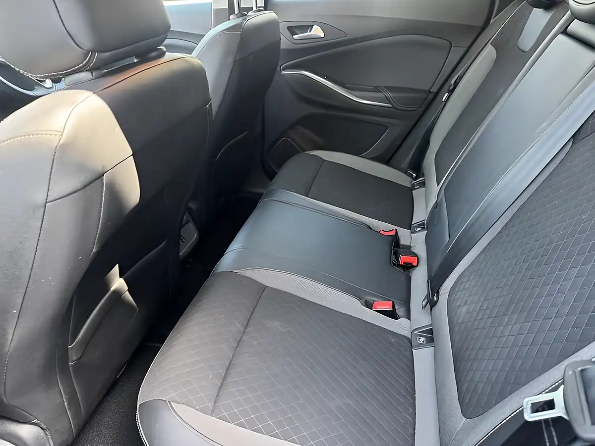 Used 2020 Vauxhall Grandland X Sri Nav Topaz Blue - Interior and Exterior details 6