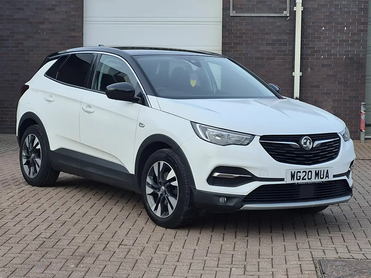 Used 2020 Vauxhall Grandland X Sri Nav White - Front View