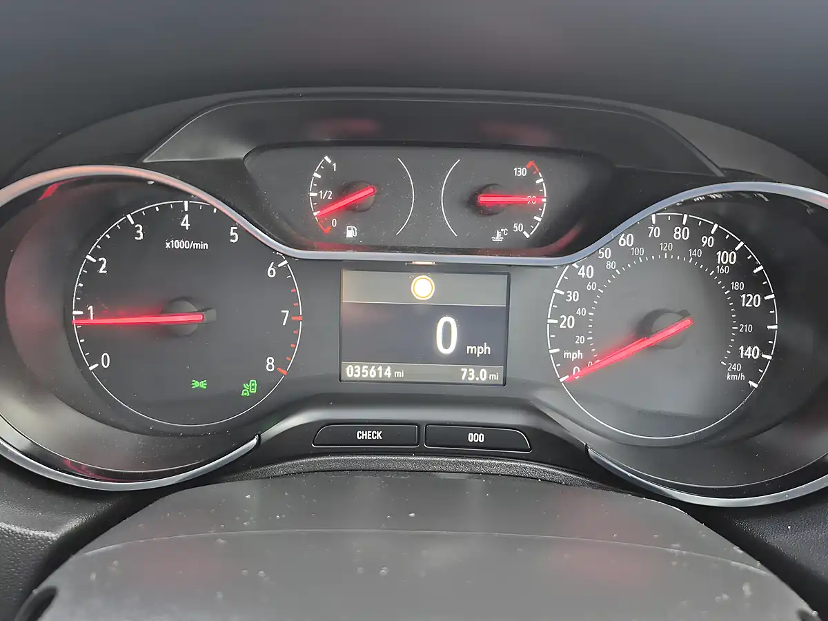 Used 2020 Vauxhall Grandland X Sri Nav White - Interior and Exterior details 15