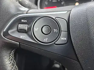 Used 2020 Vauxhall Grandland X Sri Nav White - Interior and Exterior details 19