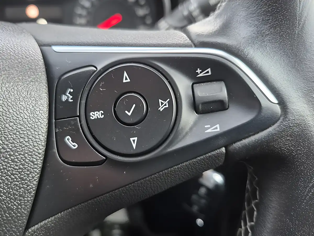 Used 2020 Vauxhall Grandland X Sri Nav White - Interior and Exterior details 20