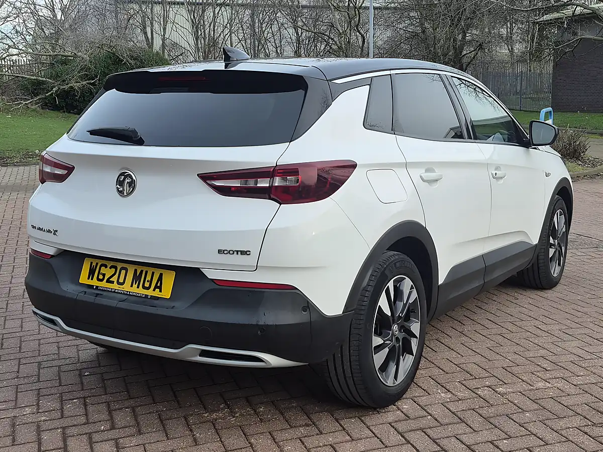 Used 2020 Vauxhall Grandland X Sri Nav White - Interior and Exterior details 3