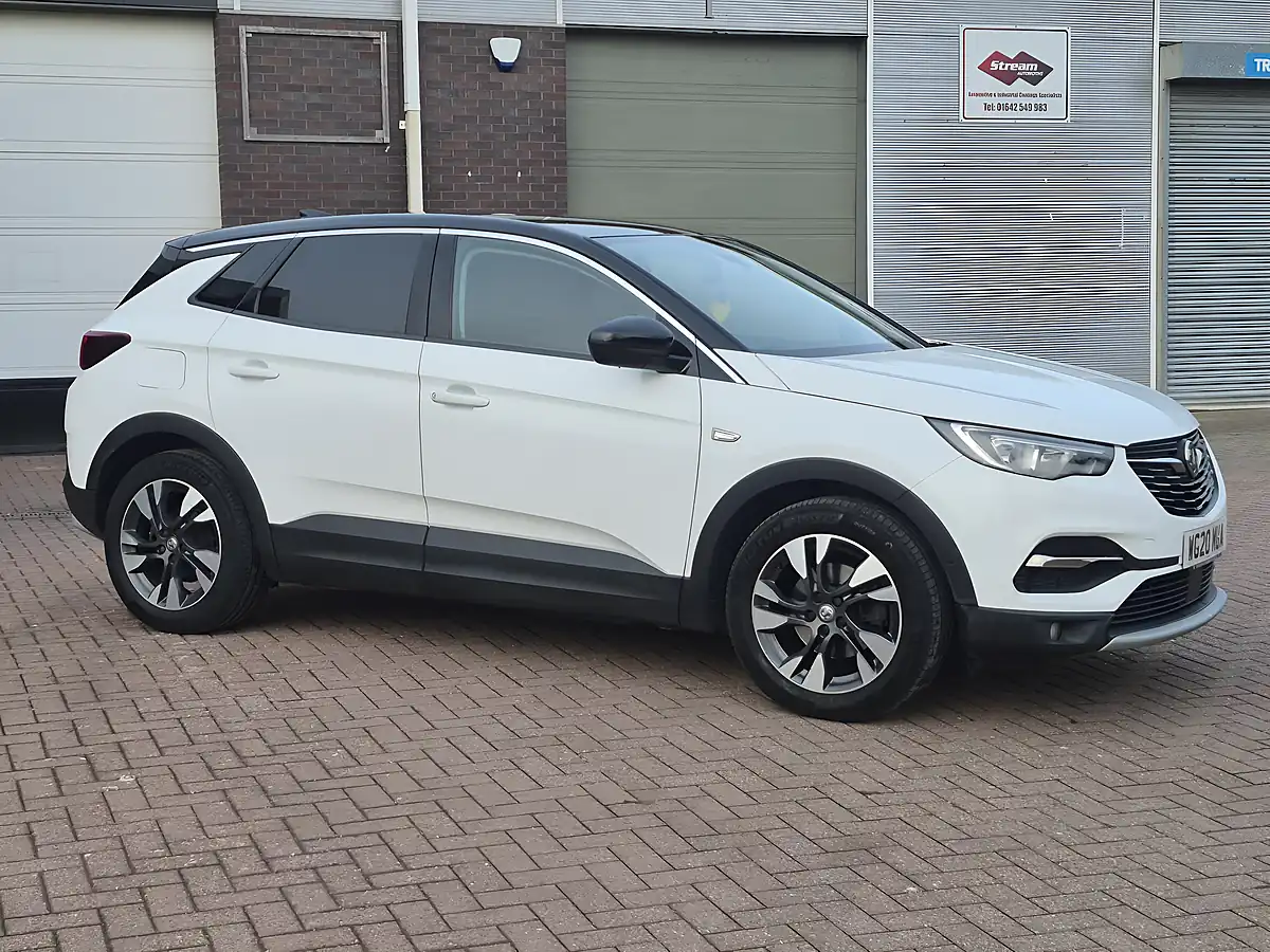 Used 2020 Vauxhall Grandland X Sri Nav White - Interior and Exterior details 4