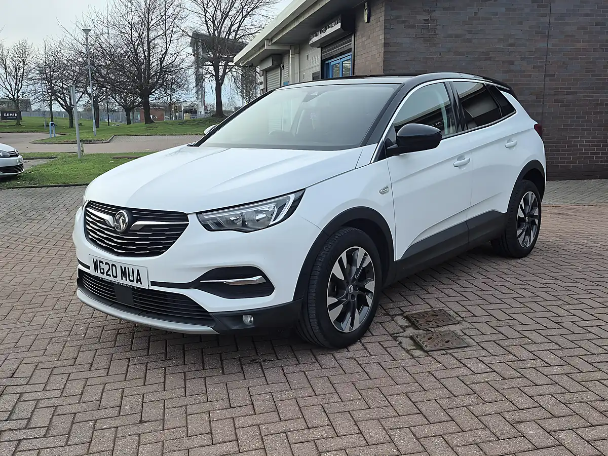 Used 2020 Vauxhall Grandland X Sri Nav White - Interior and Exterior details 8
