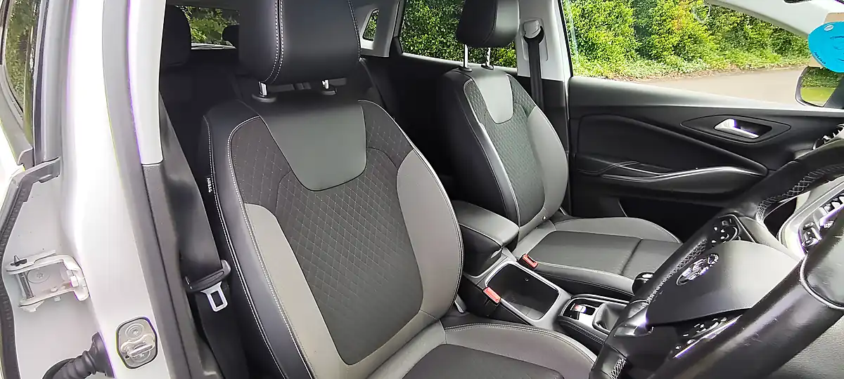 Used 2020 Vauxhall Grandland X Sri Nav White - Interior and Exterior details 11