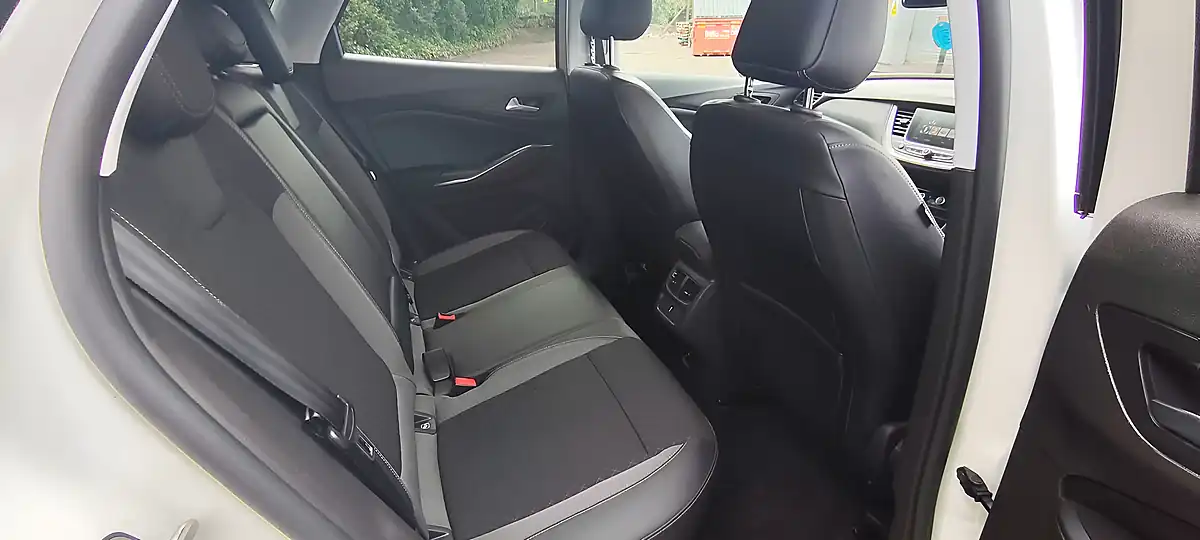 Used 2020 Vauxhall Grandland X Sri Nav White - Interior and Exterior details 12