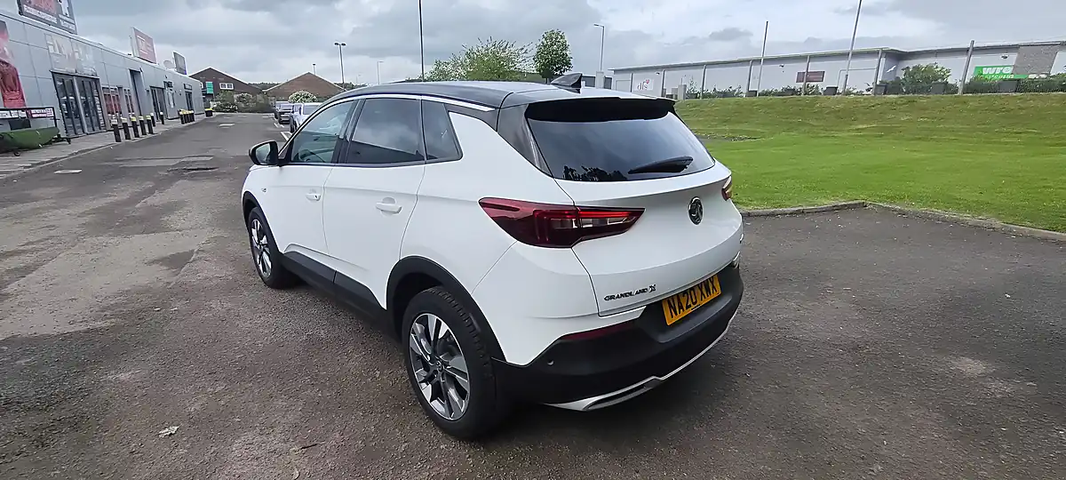 Used 2020 Vauxhall Grandland X Sri Nav White - Interior and Exterior details 3