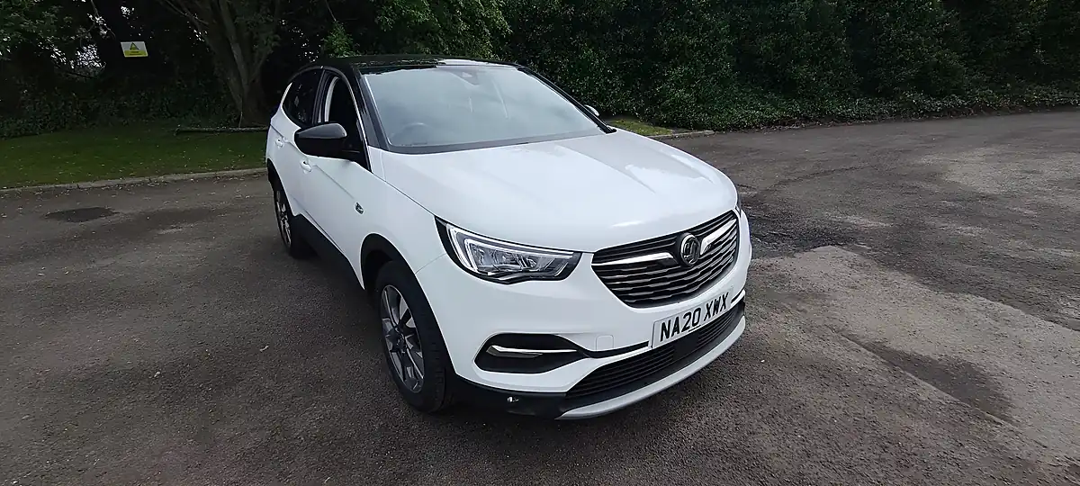 Used 2020 Vauxhall Grandland X Sri Nav White - Interior and Exterior details 7