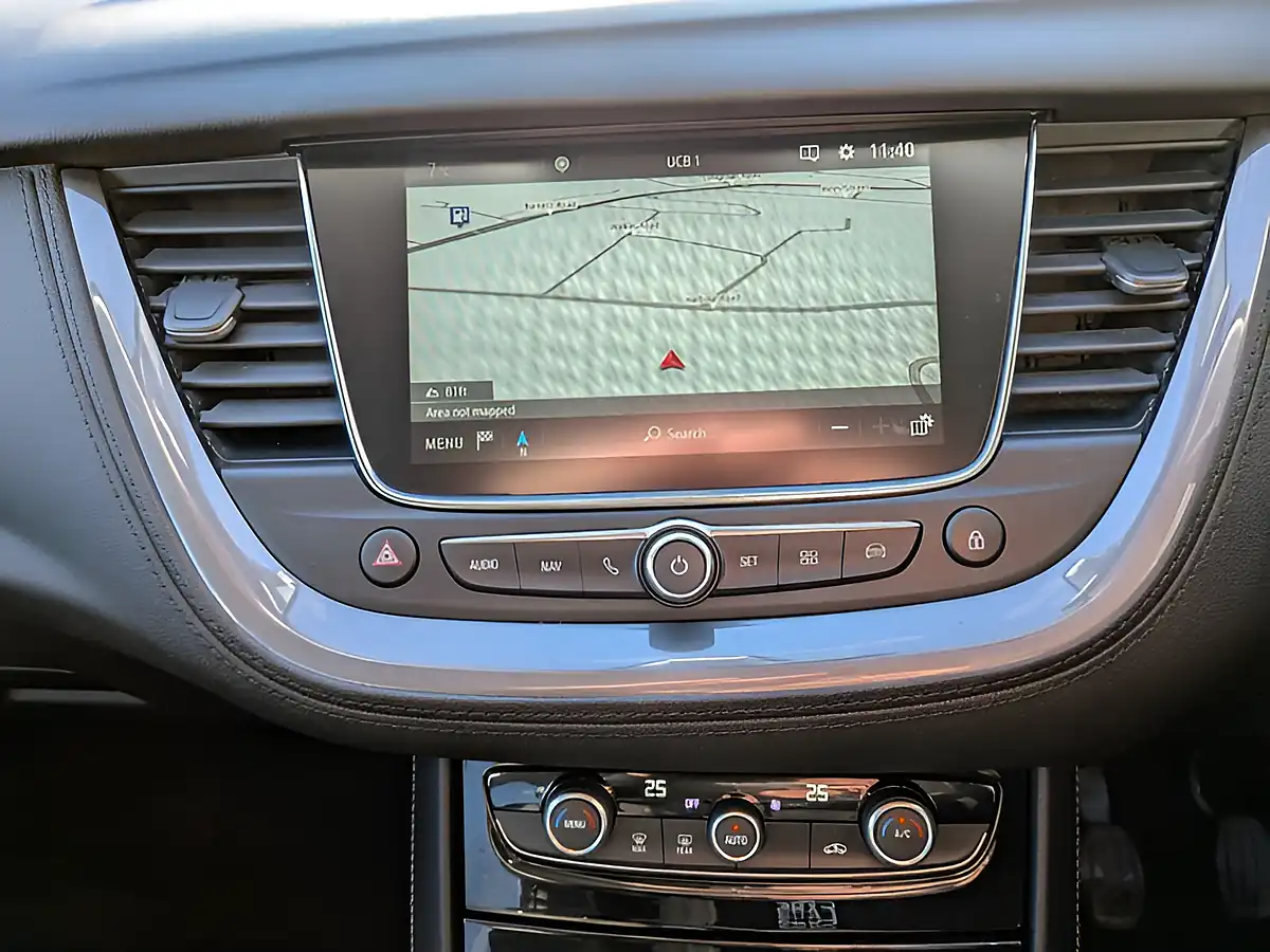 Used 2020 Vauxhall Grandland X Sri Nav White - Interior and Exterior details 10