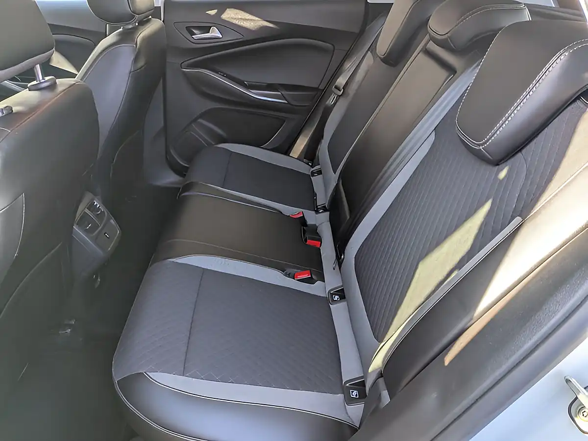 Used 2020 Vauxhall Grandland X Sri Nav White - Interior and Exterior details 20