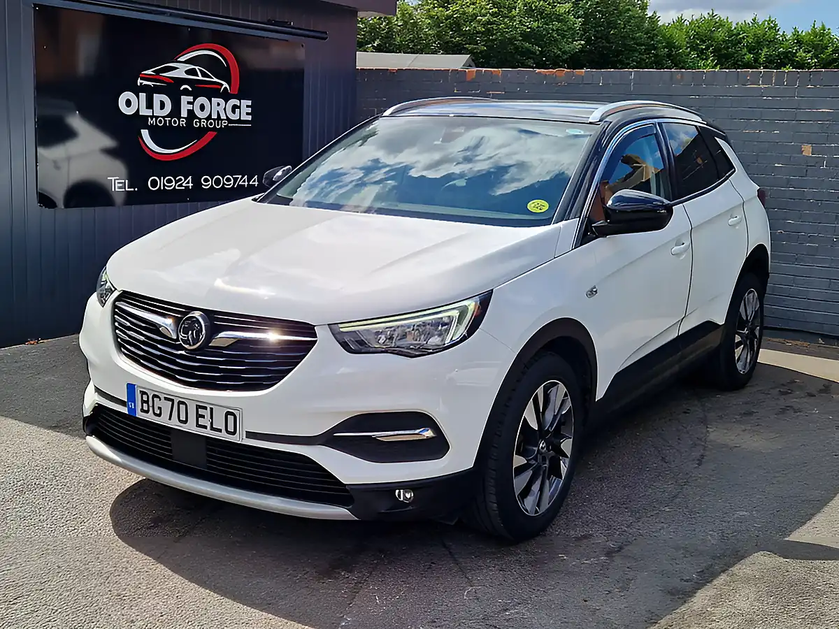Used 2020 Vauxhall Grandland X Sri Nav White - Front View