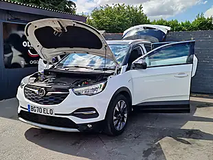 Used 2020 Vauxhall Grandland X Sri Nav White - Interior and Exterior details 10