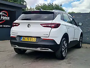 Used 2020 Vauxhall Grandland X Sri Nav White - Interior and Exterior details 13