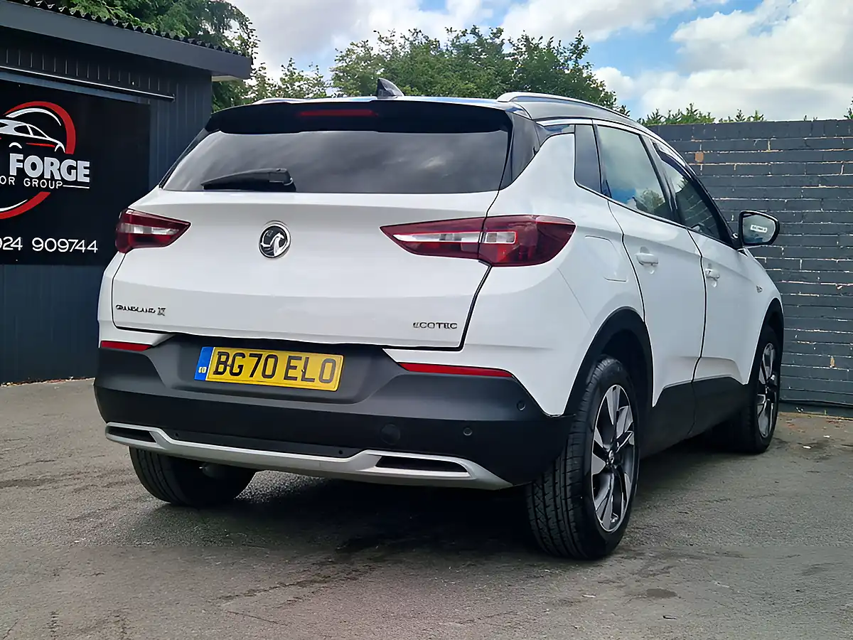 Used 2020 Vauxhall Grandland X Sri Nav White - Interior and Exterior details 13