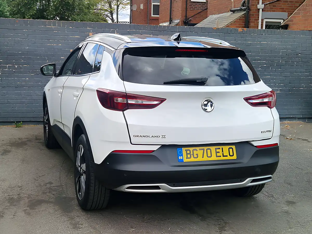 Used 2020 Vauxhall Grandland X Sri Nav White - Interior and Exterior details 8